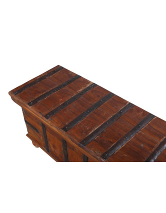 Stará truhla z teakového dreva, zdobená železným kovaním, 160x39x48cm