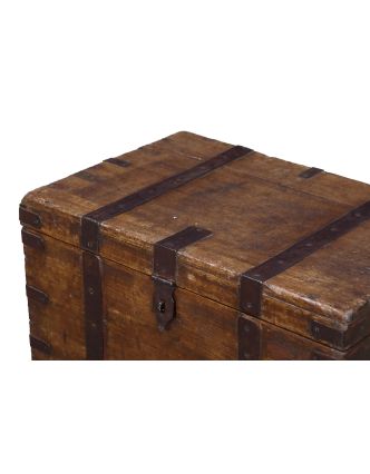 Stará truhla z teakového dreva, železné kovanie, 69x45x41cm