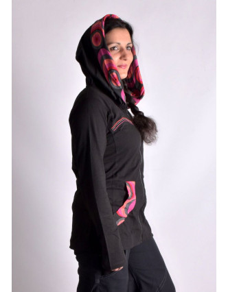 Čierno-ružová mikina s kapucňou zapínaná na zips, vrecká, potlač a výšivka
