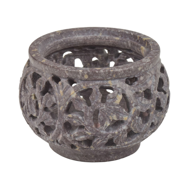 Kamenný, ručne vyrezávaný svietnik, priemer 8cm, výška 5cm