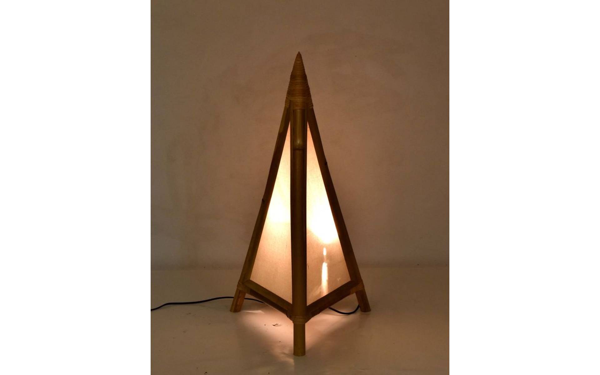 Stojacia lampa/tienidlo z bambusu a látky, 40x40x80cm