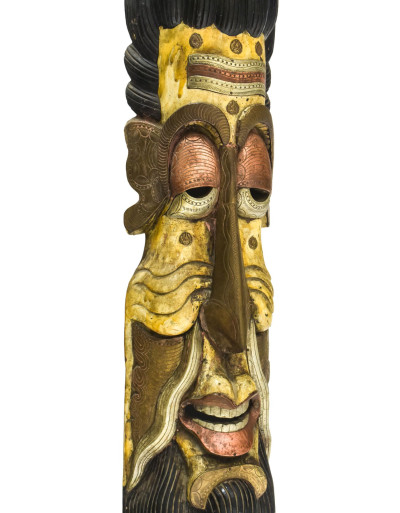 Drevená maska, "Jogi" zdobená mosadzou a meďou, 20x13x120cm