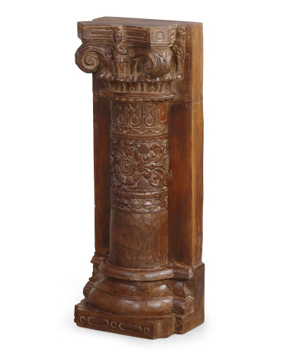 Podstavec vyrobený zo starého stĺpu, 44x28x109cm