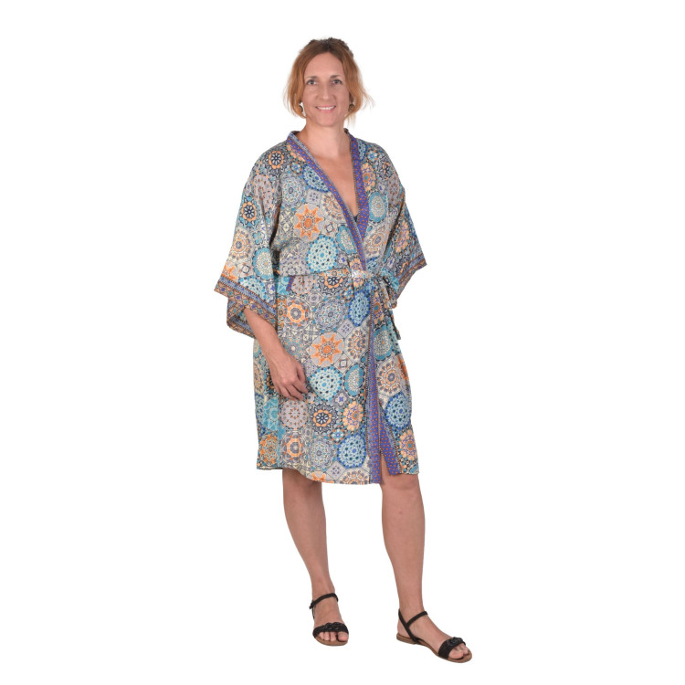 Krátke kimono s opaskom