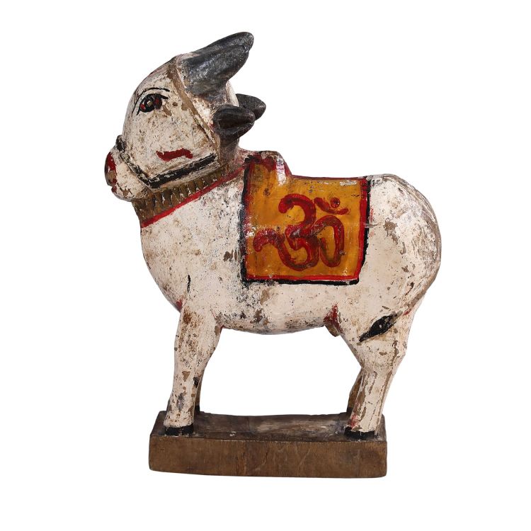 Soška posvätného býka Nandi z dreva, antik, ručne maľovaná, 17x6x22cm