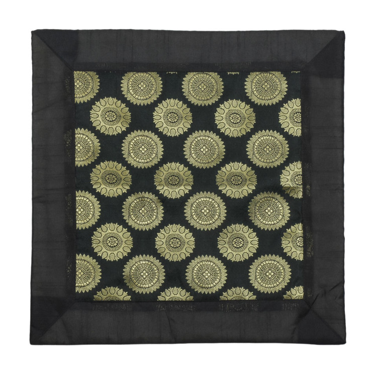 Saténová obliečka na vankúš so zlatou výšivkou, zips, 40x40cm