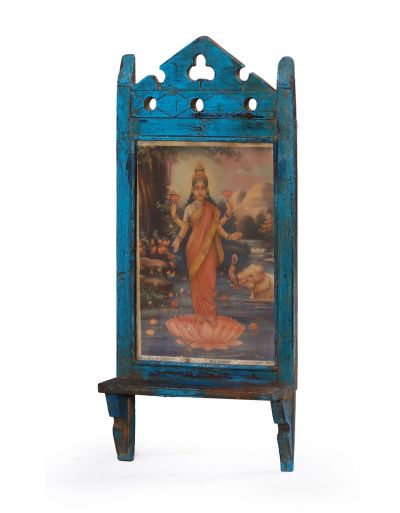Šrí Lakšmí, starý obraz v teakovom ráme s poličkou, 22x7x48cm